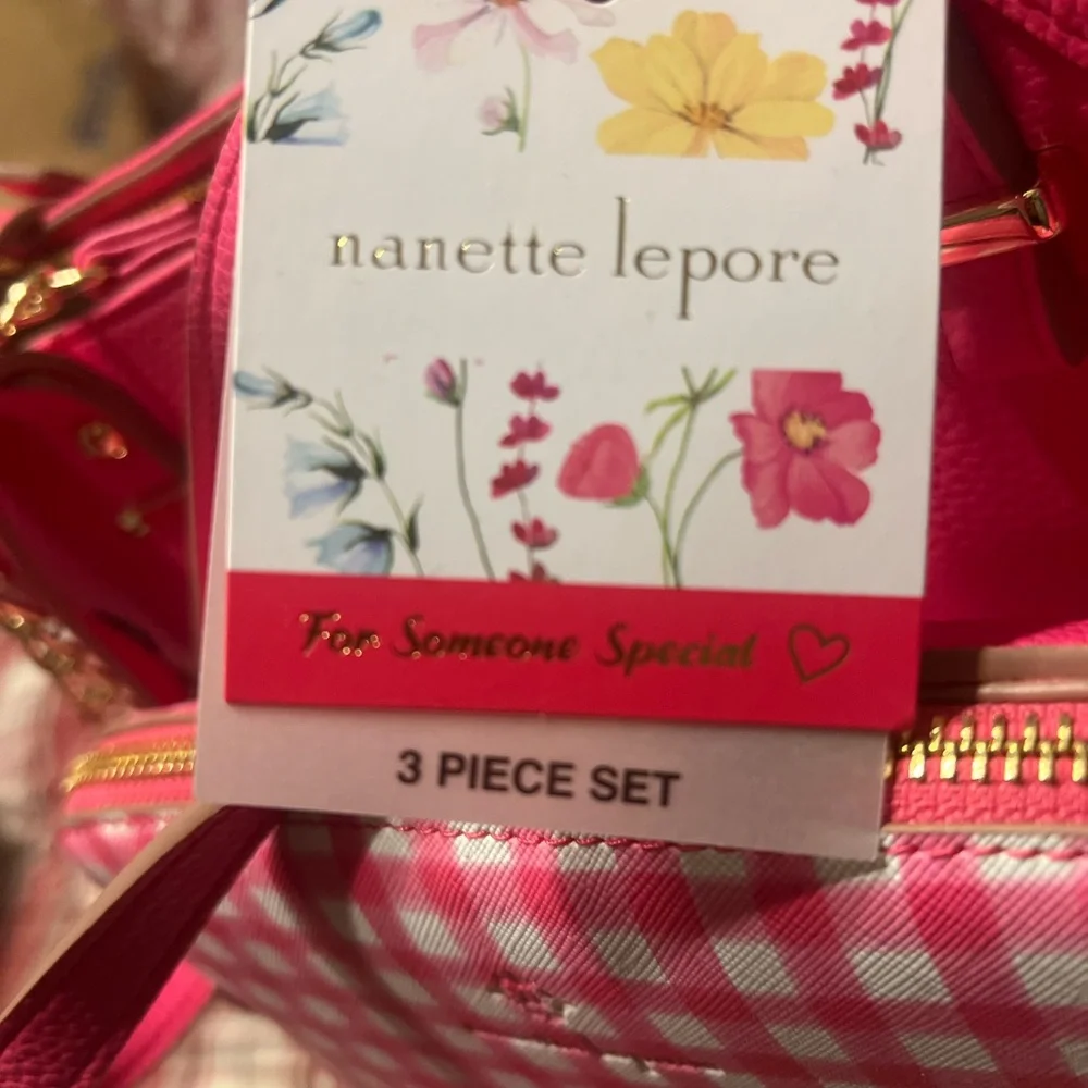 NWT-Nanette Lepore 3 Piece Set-Tote, Dome Crossbody & Coin Purse - Picture 5 of 13